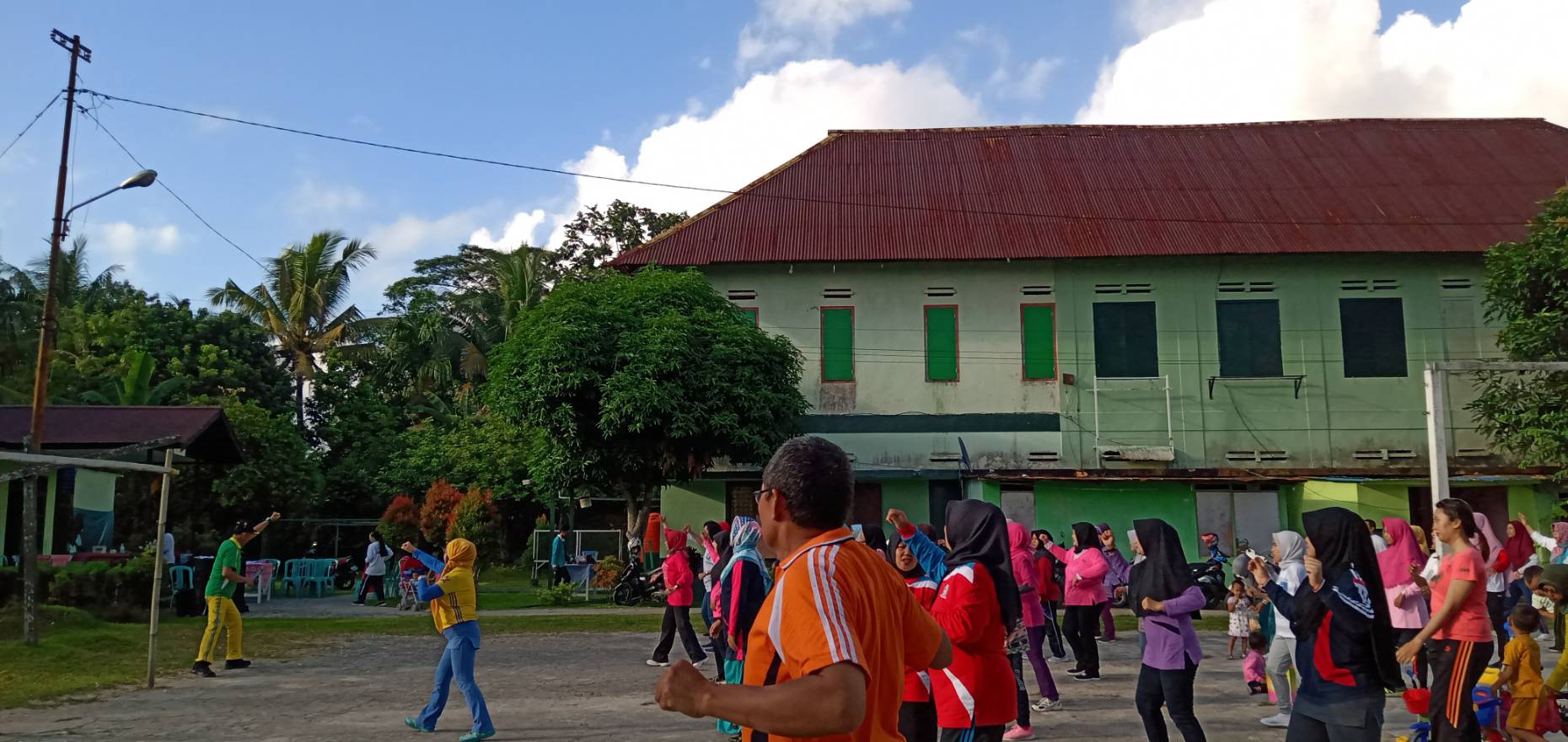 Mengikuti, dan Membantu dalam Kegiatan GERMAS (Gerakan Masyarakat Sehat) yang di adakan Puskesmas Baru Ilir